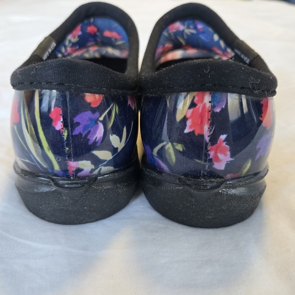 Sloggers Women's Floral Garden Shoes - Black and Multicolor, Size 7 - Picture 6 of 12